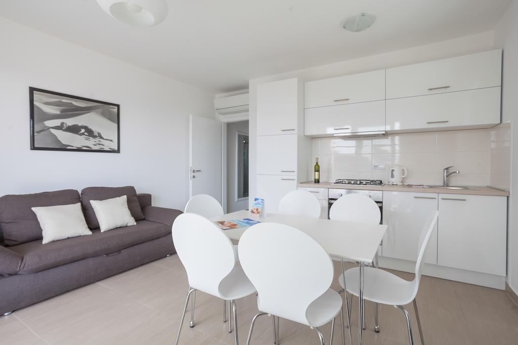 Apartments Lofiel نوفاليا الغرفة الصورة